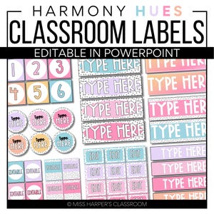 Może przedstawiać: Kolorowe etykiety do klasy z tekstem "CLASSROOM LABELS" i "EDITABLE IN POWERPOINT". Etykiety są w różnych kształtach i rozmiarach, w pastelowych kolorach i ze słowami "TYPE HERE" i "EDIT".