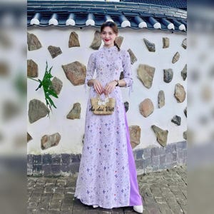 Ao Dai Viet Nam preconfezionato - Ao Dai tradizionale - Áo dài gấm hoa nhí truyền thống màu tím nhạt lụa cao cấp giáo viên công sở
