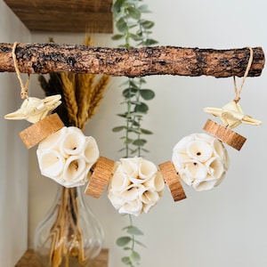 Sola Crepe Shredder Garland - Bird Toy