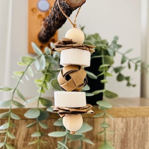 Mini Delight - Shredding and Foraging Toy for Small Birds