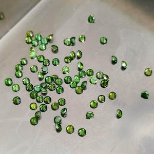 2 mm Green Natural diamonds - Loose Green diamonds collection - 2 mm Green diamonds - loose round diamond lot