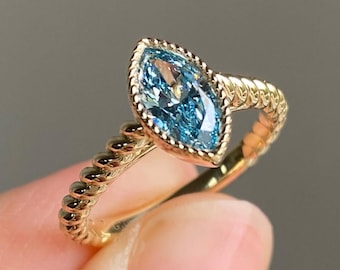 Anillo de oro macizo con diamante azul - Anillo de oro con forma de marquesa - Joyería de oro macizo - Diamantes libres de conflicto - Regalo para ella