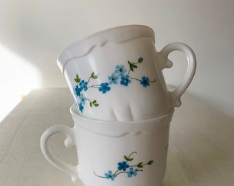 Huit tasses et soucoupes Arcopal Rosaline vintage 60/70