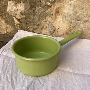 Pot WESTEN BASSANO SMW avec poignée vert sauge en acier porcelaine fabriqué en Italie années 1960 en fer émaillé