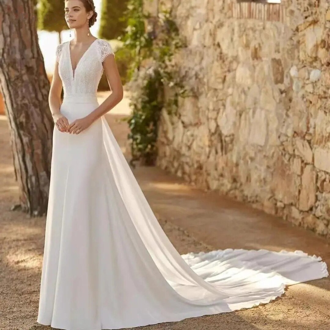 gown with detachable train