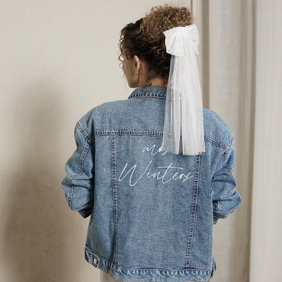 Custom Embroidered Jean Jacket, Custom Jacket, Denim Jacket Bride, Mrs Jean Jacket, Personalized Jacket, Personalized gift, bridesmaid gifts