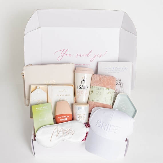 Engagement Gift Box, Engagement Gifts for Bride, Bridal Shower Gift, Bride Box, Engagement Party Gifts, Bride To Be Gift, Couple Engagement
