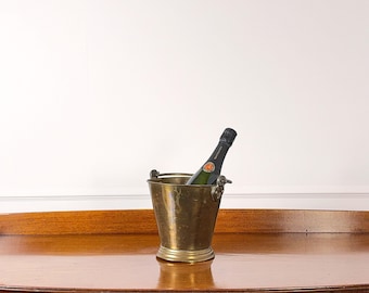 Seau / Refroidisseur à vin indien en laiton de style campagne du milieu du siècle vintage Jagadhri, Inde