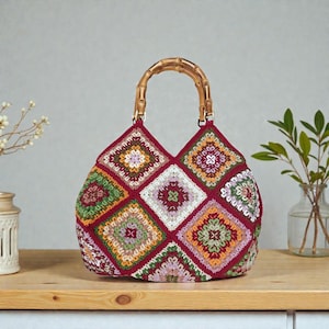 Crochet Granny Square Tote Bag: Vintage Afghan with Bamboo Handles