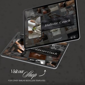 Puede incluir: Dos tabletas digitales que muestran plantillas de Instagram para un entrenador hol&iacute;stico y un entrenador de cuidado de la piel. Las plantillas son en blanco y negro con un dise&ntilde;o minimalista. El texto en las tabletas dice "Holistic Coach", "Skincare Coach", "Wellness Circle", "Meditation", "Mindful Habits", "Retinol", "What We Offer", y "Private Skincare".