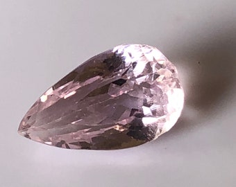 Schöner pink Kunzit im Tropfenschliff aus Afghanistan 3.26 Karat 11.69 x 6.95 x 6.21 mm