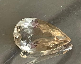 Wunderschöner gelb / gold Morganit 4.36 Karat schöner Tropfenschliff mit tollem Glanz, 15.5 x9 x 5.7 mm, loser Edelstein für die Schmuckherstellung