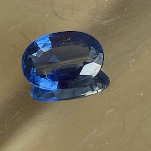 Cianita facetada ovalada de color azul real de calidad AAA de 1,95 quilates, 9,17 x 6,42 x 3,52 mm. Piedra preciosa suelta, piedra preciosa azul, aspecto zafiro