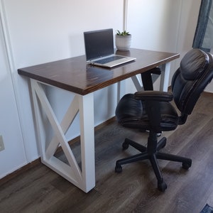 Simple Farmhouse Style Desk