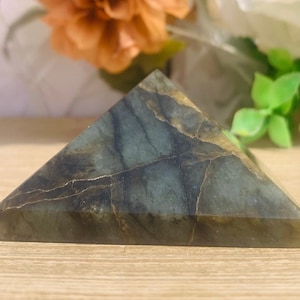 Green Labradorite Pyramid (75MM): Metaphysical Healing Crystal