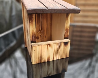 Wooden Robin Birdhouse - open front