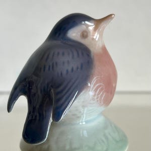 Royal Copenhagen Robin Figurine #2238 Miniature Bird Figure VGC!