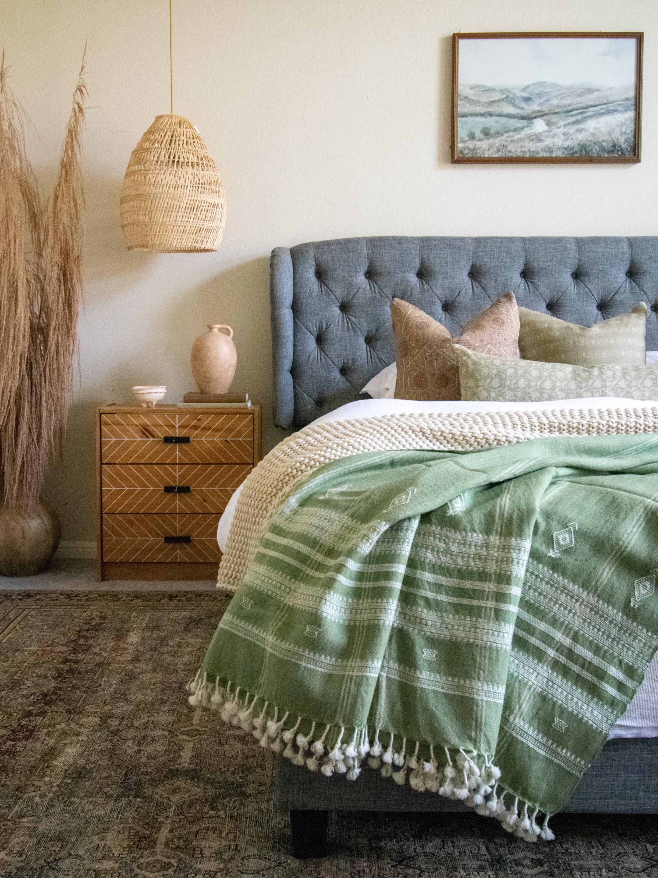 セージ色のソファ用スロー、インド風カバーレット、グリーンウールの