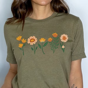 Wild Flowers Shirt, Floral T-Shirt, Wildflower T Shirt, Nature Lover Shirt, Gift for Her, Nature Lover Tee, Womens Tees, Gift for Women