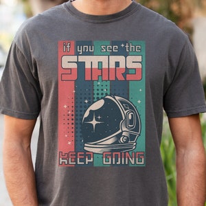 Astronaut Graphic Tee, Space T Shirt, Astronaut Shirt Gift for Men, Astronaut Shirt Gift for Women, Retro Graphic T-Shirt, Comfort Colors