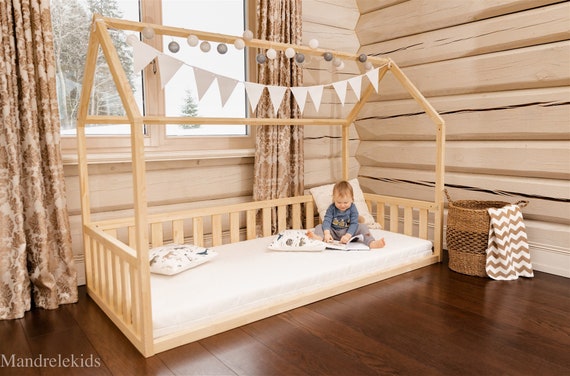 Cama Montessori con patas, cama para niños pequeños con listones, cama de  plataforma, cama de suelo, Lit cabane, Bodenbett, Kinderbett mit  Sicherheitsgeländern -  España