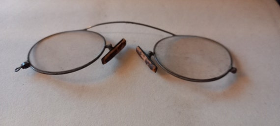 Antique Victorian Pince-Nez Spectacles: A Marvel … - image 4