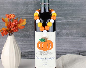 Fall Wine Bottle Tag, Autumn Wine Tag, Thanksgiving Wine Garland, Wood Bead Wine Bottle Tag, Pumpkin Wine Garland, Fall Wine Gift