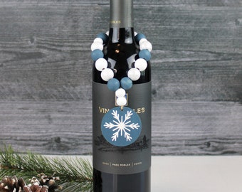 Holiday Wine Bottle Garland, Christmas Decor, Winter Decor, Christmas Wine Tag, Wood Bead Wine Bottle Tag, Christmas Gift