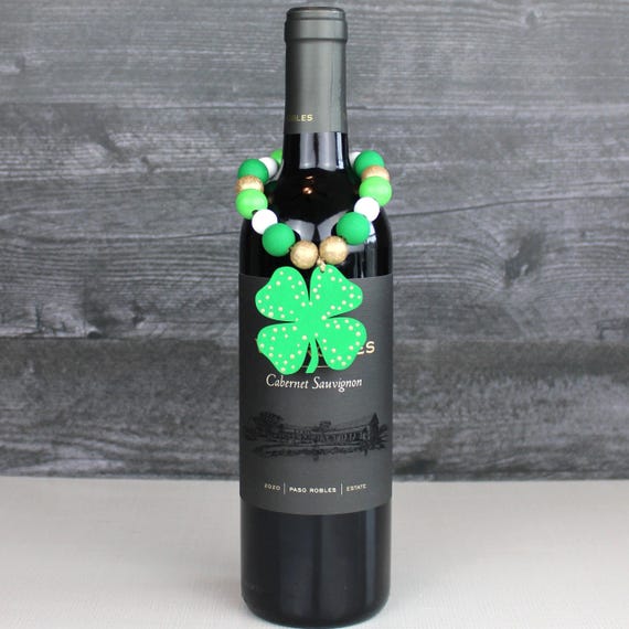 St. Patrick's Day Wine Bottle Tag, Shamrock Wood Bead Wine Tag, St. Patrick's Day Gift, Shamrock Wine Gift