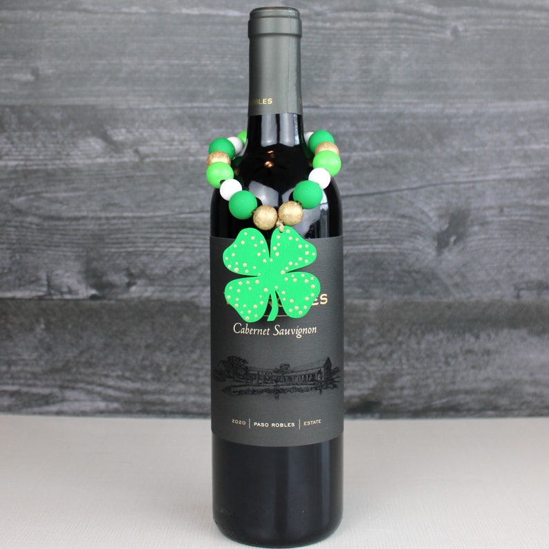 St. Patrick's Day Wine Bottle Tag, Shamrock Wood Bead Wine Tag, St. Patrick's Day Gift, Shamrock Wine Gift image 3