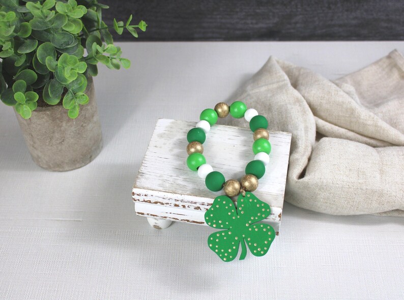 St. Patrick's Day Wine Bottle Tag, Shamrock Wood Bead Wine Tag, St. Patrick's Day Gift, Shamrock Wine Gift image 6