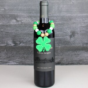 St. Patrick's Day Wine Bottle Tag, Shamrock Wood Bead Wine Tag, St. Patrick's Day Gift, Shamrock Wine Gift image 2