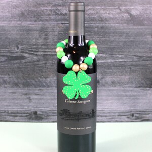 St. Patrick's Day Wine Bottle Tag, Shamrock Wood Bead Wine Tag, St. Patrick's Day Gift, Shamrock Wine Gift image 4