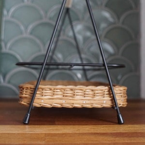 Glasses basket with handle