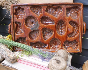 Zelden ! Antieke prachtige grote bakvorm "hoogwaardige boerenkeramiek" steengoed van zeker 100 jaar oud met een prachtig patina "brocante