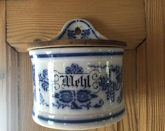 Original &quot;FARMHOUSE. Decor / onion pattern / ceramic wall vessel / antique storage / wooden lid / COUNTRY HOUSE & FARMHOUSE