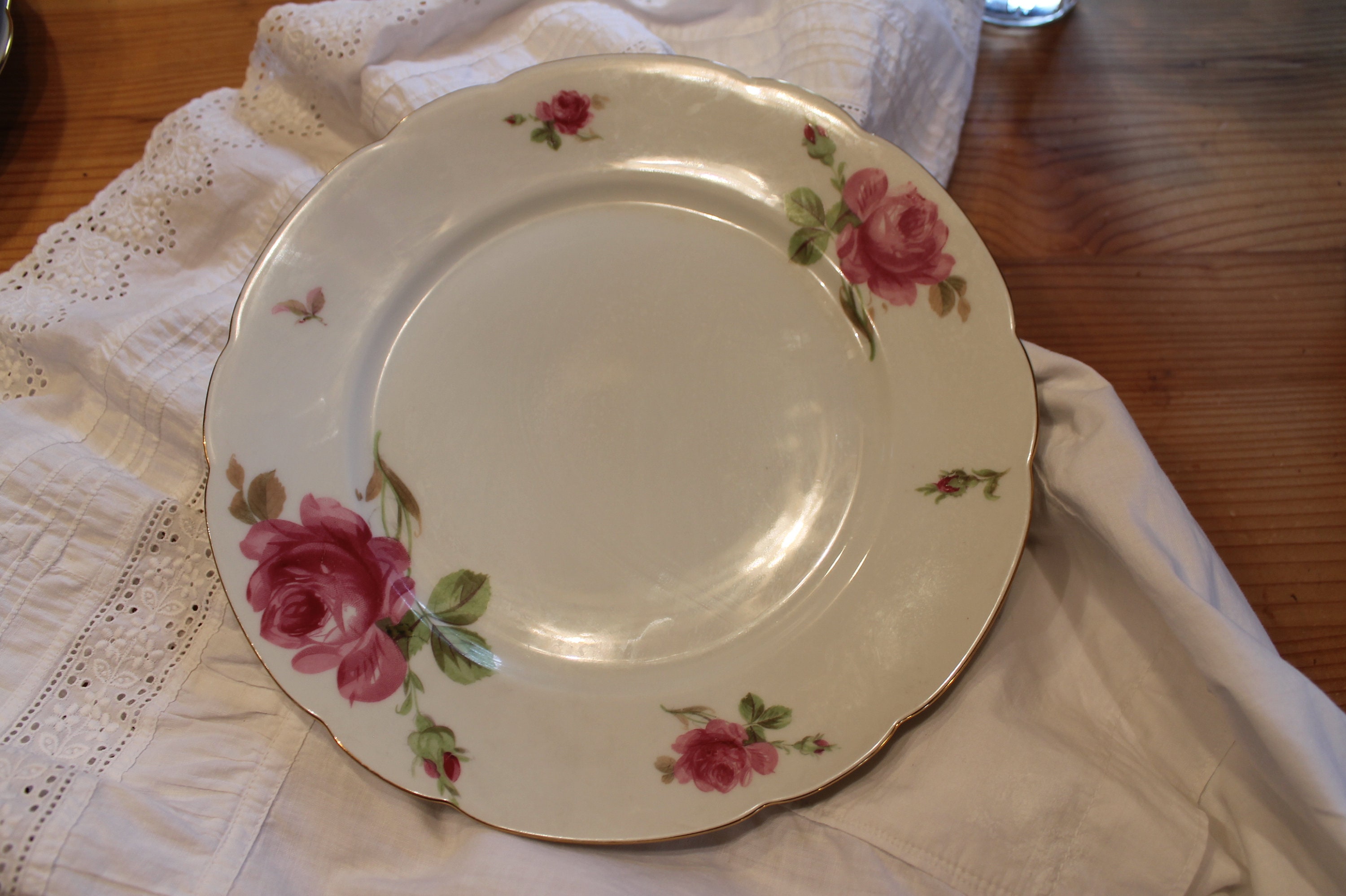 Rarely !! 2 vintage porcelain plates / 2 soup plates / beautiful floral pattern "BROCANTE " COUNTRY HOUSE " FARMHOUSE