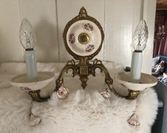 Beautiful, antique wall lamp / wall sconce / Brocante & Antique / BRASS, CERAMIC / Intact