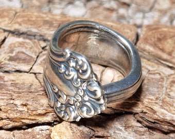 Youth and Beauty Ring, Love and Feminine Energy Ring, Woman Ring, Men Attraction Ring, Haunted Amulet