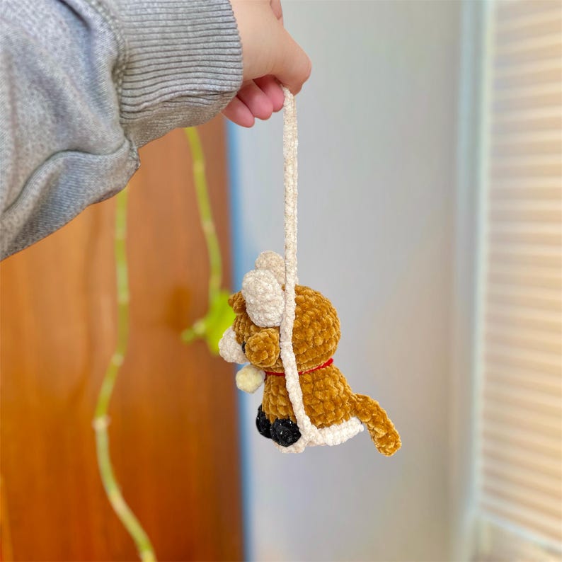 Virkmönster för höglandsko, handledning för amigurumi med nötkreatur, berlock med gungande bil bild 4
