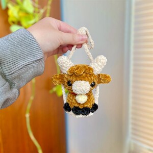 Virkmönster för höglandsko, handledning för amigurumi med nötkreatur, berlock med gungande bil bild 2