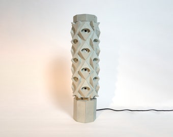 Sculptural Brutalist Lamp "Ophanim", hand-poured, pigmented concrete