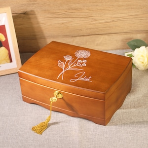Benutzerdefinierte Geburt Blume Name Massivholz-Schmuck-Box-Holz-Schmuck-Organisator für sie-hölzerne Ohrring-Armband-Halskette-Speicher-Box