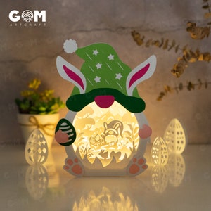 Lanterne en papier de Pâques SVG - gnome de Pâques Shadow Box SVG - oeufs de Pâques papier découpé modèle - Lightbox oeufs de lapin de Pâques - papier en couches 3D SVG