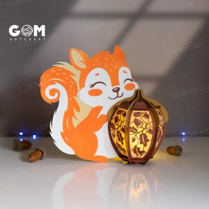 Écureuil et gland lanterne SVG, SVG de lanterne décorative automne, ornements d'automne de lanternes, décorations DIY pour le jour de Thanksgiving