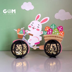 Lanterne lapin à vélo SVG, lanterne à vélo lapin, lanterne oeuf de Pâques pour décorations de Pâques SVG, lanternes de Pâques en papier bricolage