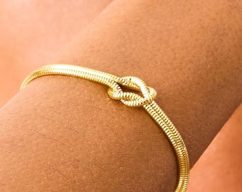 14K Gold Wheat Chain Bracelet • Love Knot Bracelet • Dainty Interwoven Link Bracelet for Women • Minimalist Everyday Jewelry • Gift for Her