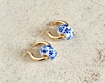 LÉONIE hoop earrings made of a pretty ceramic bead