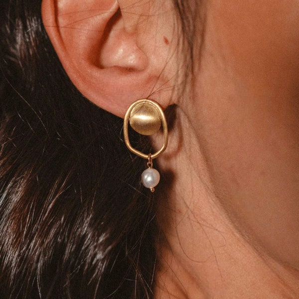 Boucles d’oreilles originales avec perles d’eau douce