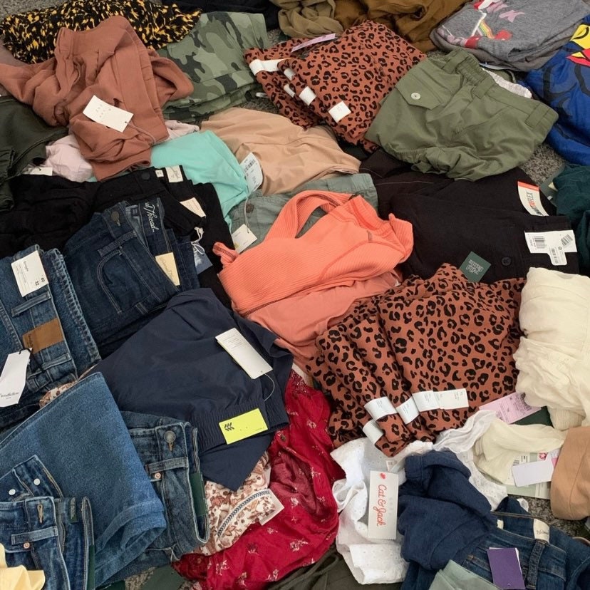 Lot of 100 Premium Clothing Items Wholesale Resale Consignment Womens ALL  Sizes